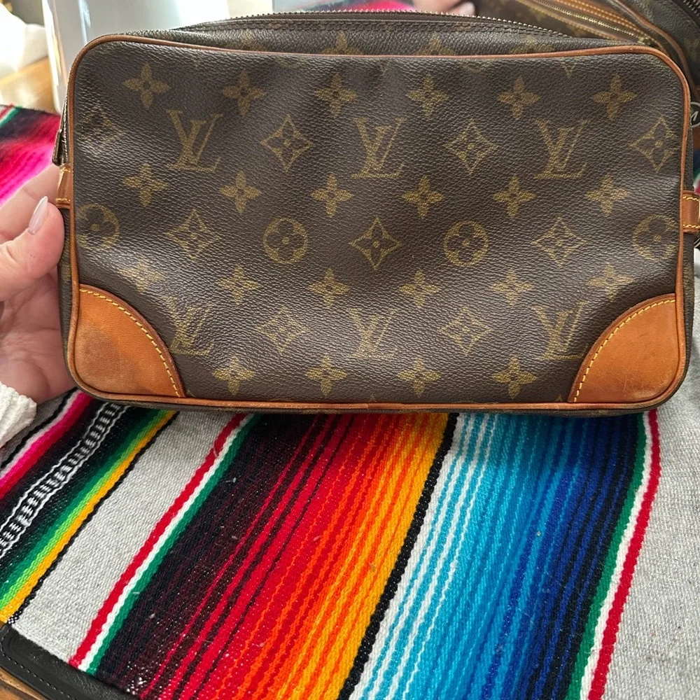 Louis Vuitton Brown Monogram clutch - Picture 5 of 9